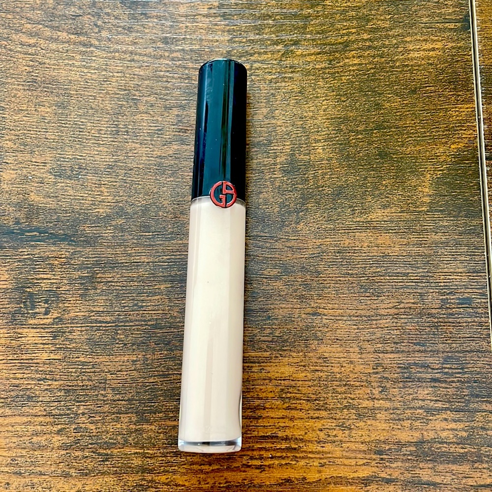Armani Beauty POWER FABRIC CONCEALER
